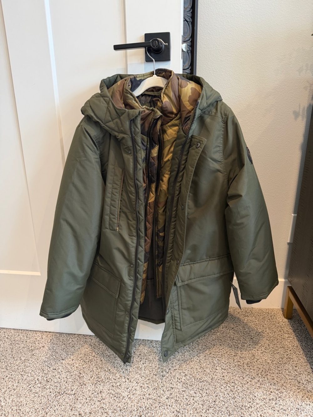 Michael Kors Big Boys Olive Green coat with Camouflage Liner NWT size 10/12